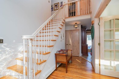 1527 Woodrow Rd, Staten Island, NY 10309 - photo 4