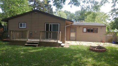 1022 Tacoma St, Carpentersville, IL 60110 - photo 2