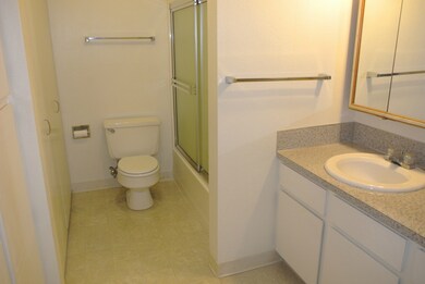 2005 Tibbetts Dr unit 207, Longview, WA 98632 - photo 2