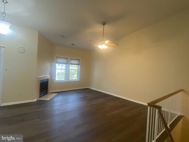 12896 Grays Pointe Rd unit 12896C, Fairfax, VA 22033 - photo 2