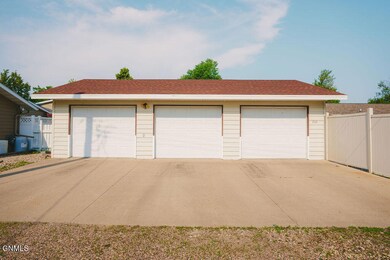 232 13th Ave NE, Jamestown, ND 58401 - photo 3