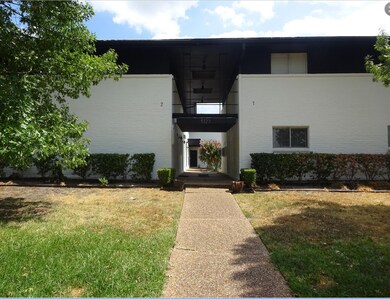 Entry to the courtyard and apartment