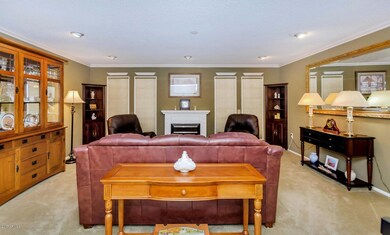 18024 N Desert Glen Dr-large-007-8-Livin