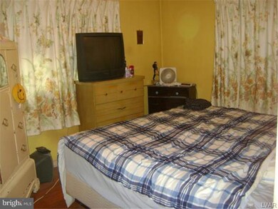 1813 W Cedar St, Allentown, PA 18104 - photo 3