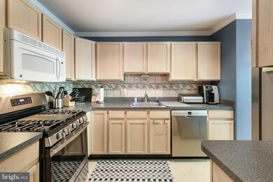 748 Bargate Ct, Southampton, PA 18966 - photo 4