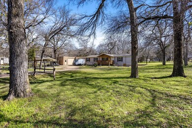 909 Fawn Dr, Granbury, TX 76049 - photo 3