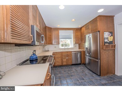 1301 Knox Rd unit 400, Wynnewood, PA 19096 - photo 6