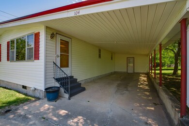 104 Moreland Ave, Shelbyville, TN 37160 - photo 3