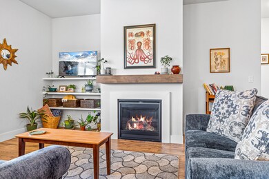 262 Samuel Ln Loop Rd, Phoenix, OR 97535