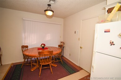 809 Howard St, Ada, OK 74820 - photo 5