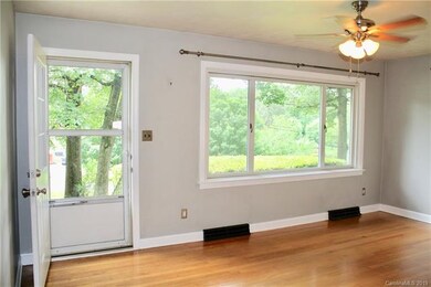 19 Sunset Dr, Asheville, NC 28806 - photo 5