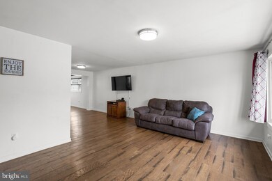 226 Embleton Rd, Owings Mills, MD 21117 - photo 5