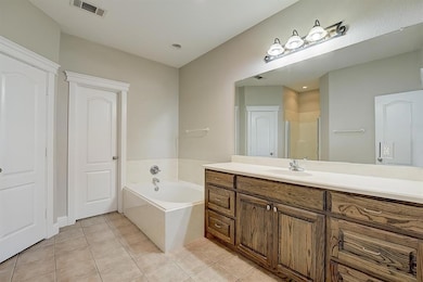 606 Oakmont Dr, Ennis, TX 75119 - photo 6