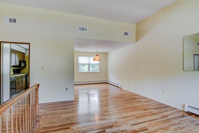 007_Living & Dining Room