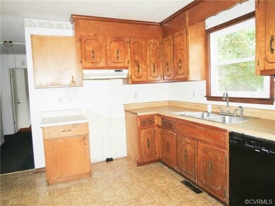 4013 Robert e Lee Dr, Hopewell, VA 23860 - photo 7