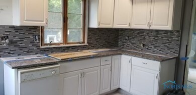 2135 Mellwood Ct, Toledo, OH 43613 - photo 7