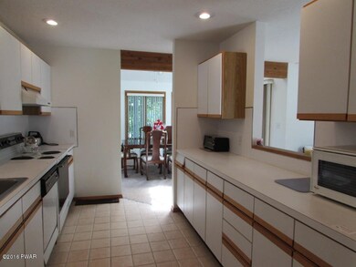 125 Rodeo Ln, Lords Valley, PA 18428 - photo 6