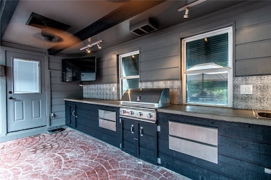 Outdoor Kitchen