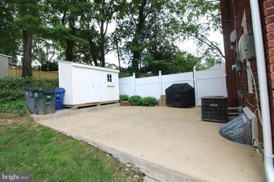 2707 Farmington Dr, Alexandria, VA 22303 - photo 6