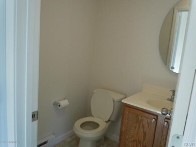 115 Balliet Ct unit 3, Saylorsburg, PA 18353 - photo 5