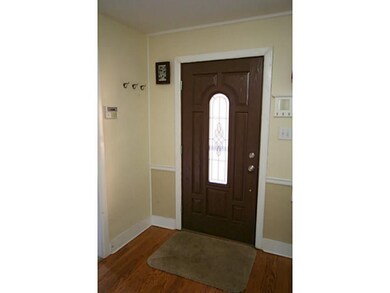 Entry/Foyer.