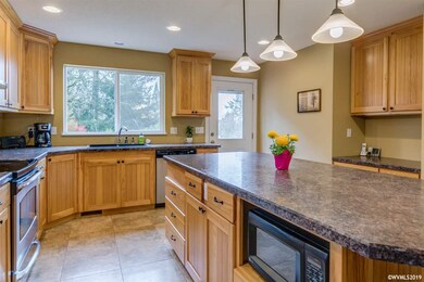 4460 Victor Point Rd NE, Silverton, OR 97381 - photo 6