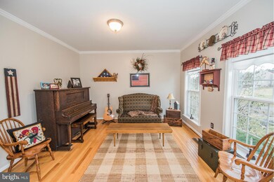 855 Crystal Ln, Strasburg, VA 22657 - photo 5