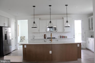 4975 Longmire Way, Chantilly, VA 20151 - photo 4