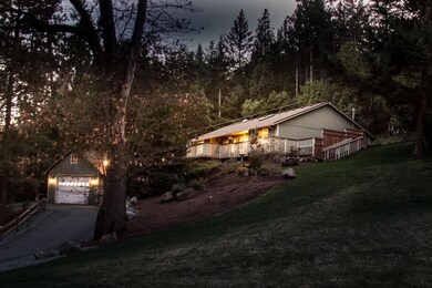 320 Pair A Dice Ranch Rd, Jacksonville, OR 97530 - photo 2