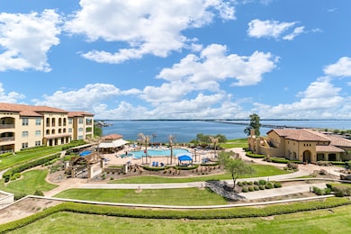 Picturesque Lake Conroe backdrop at Playa Vista