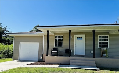 921 Henry St, Punta Gorda, FL 33950 - photo 3