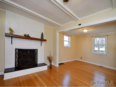 212 Old Chimney Rock Rd, Hendersonville, NC 28792 - photo 3