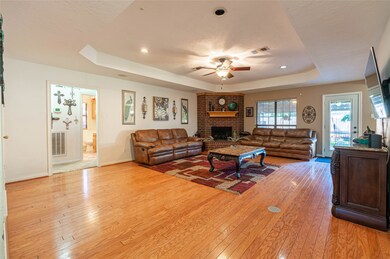 2312 Salisbury Ln, Alvin, TX 77511 - photo 4