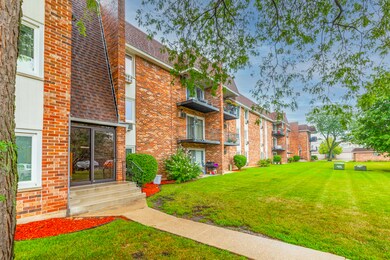 850 S Lorraine Rd unit 1J, Wheaton, IL 60189 - photo 4