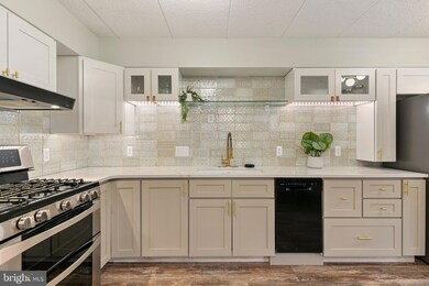 5685 Harpers Farm Rd unit D, Columbia, MD 21044 - photo 6