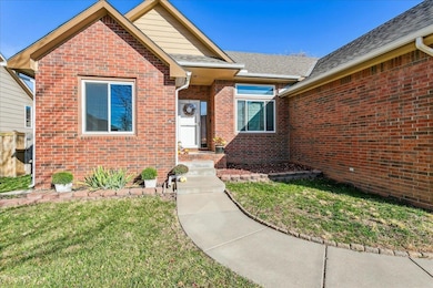 2218 E Sommerhauser Cir, Derby, KS 67037 - photo 3