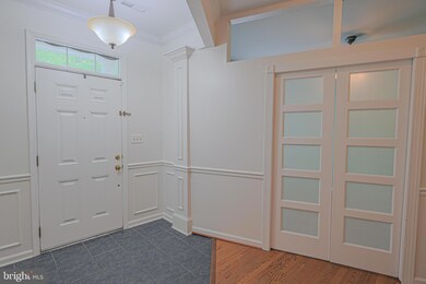 9833 Darcy Forest Dr, Silver Spring, MD 20910 - photo 3