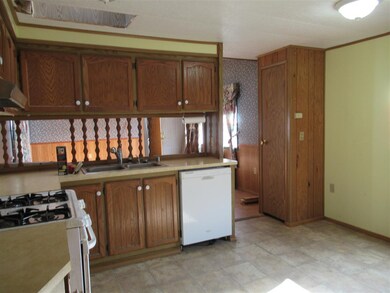 8 Chambers Ln, Hartford, VT 05001 - photo 5