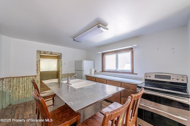 116 Dunmore St, Throop, PA 18512 - photo 6