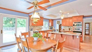 Kitchen Eating Area