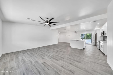 8436 N 13th Pl-10