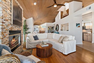 Family Room (2)