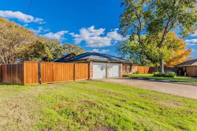 117 Brazil Ct, Hurst, TX 76054 - photo 4