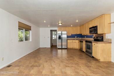 005_Kitchen And Dining Area