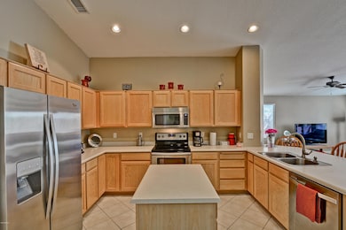 FUNCTIONAL EFFICIENT KITCHEN