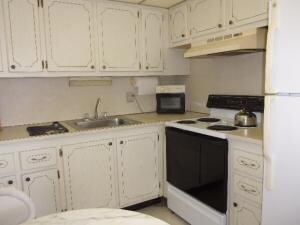 118 Norwich E, West Palm Beach, FL 33417 - photo 5