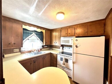 74 Falcon Ave, Warwick, RI 02888 - photo 7