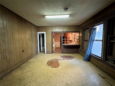 807 N Marable St, West, TX 76691 - photo 4