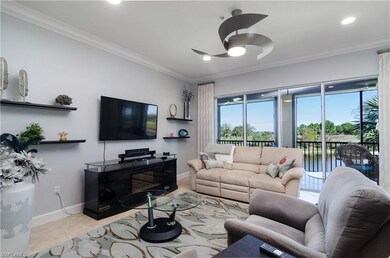 Large Living Area with sliders to the screened in 