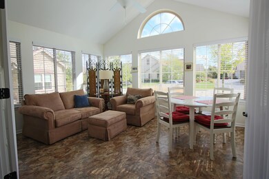 W250N5015 William Dr, Pewaukee, WI 53072 - photo 7